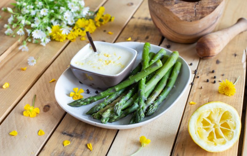 recipe-fine-green-asparagus-with-mousseline-sauce-PDO Charentes-Poitou-butter-grand-fermage